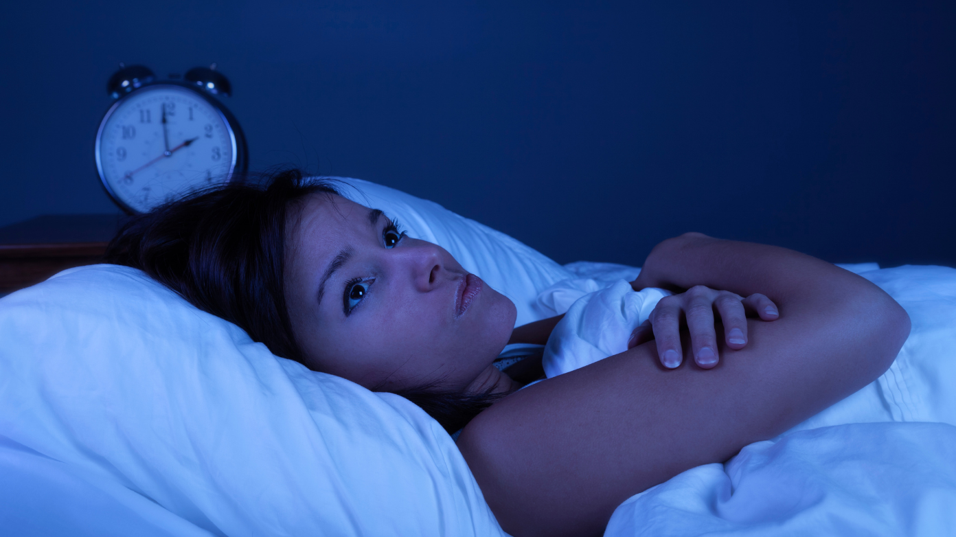 Rutina nocturna natural para combatir el insomnio ocasional